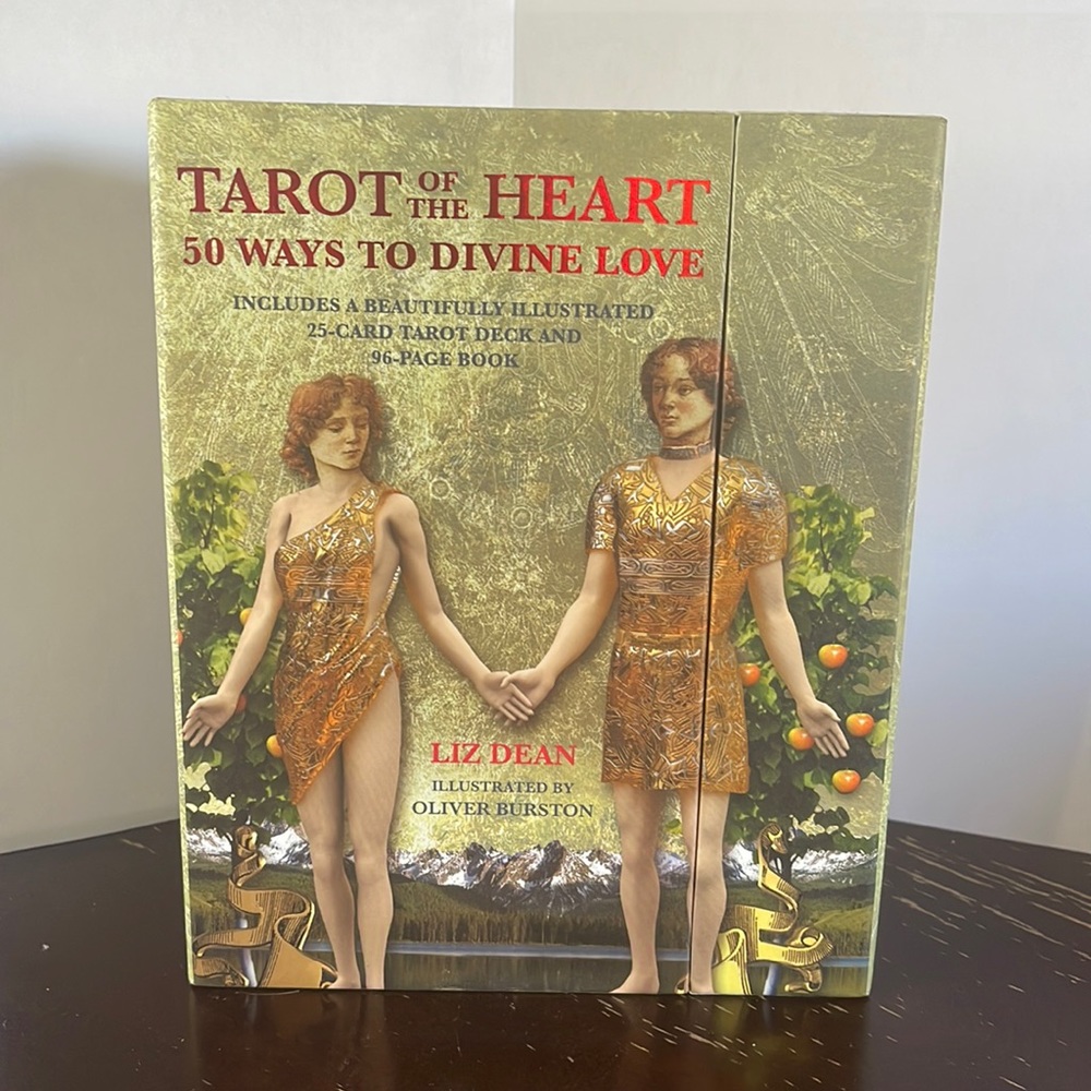 Tarot of the Heart 25 card tarot deck and 96 page guide book.